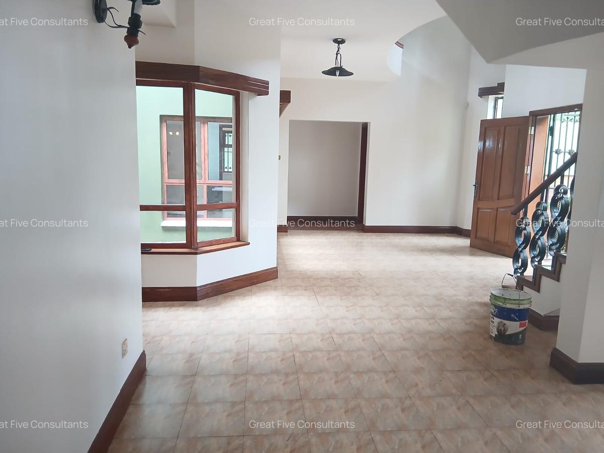5 Bed Villa with En Suite in Runda - 5