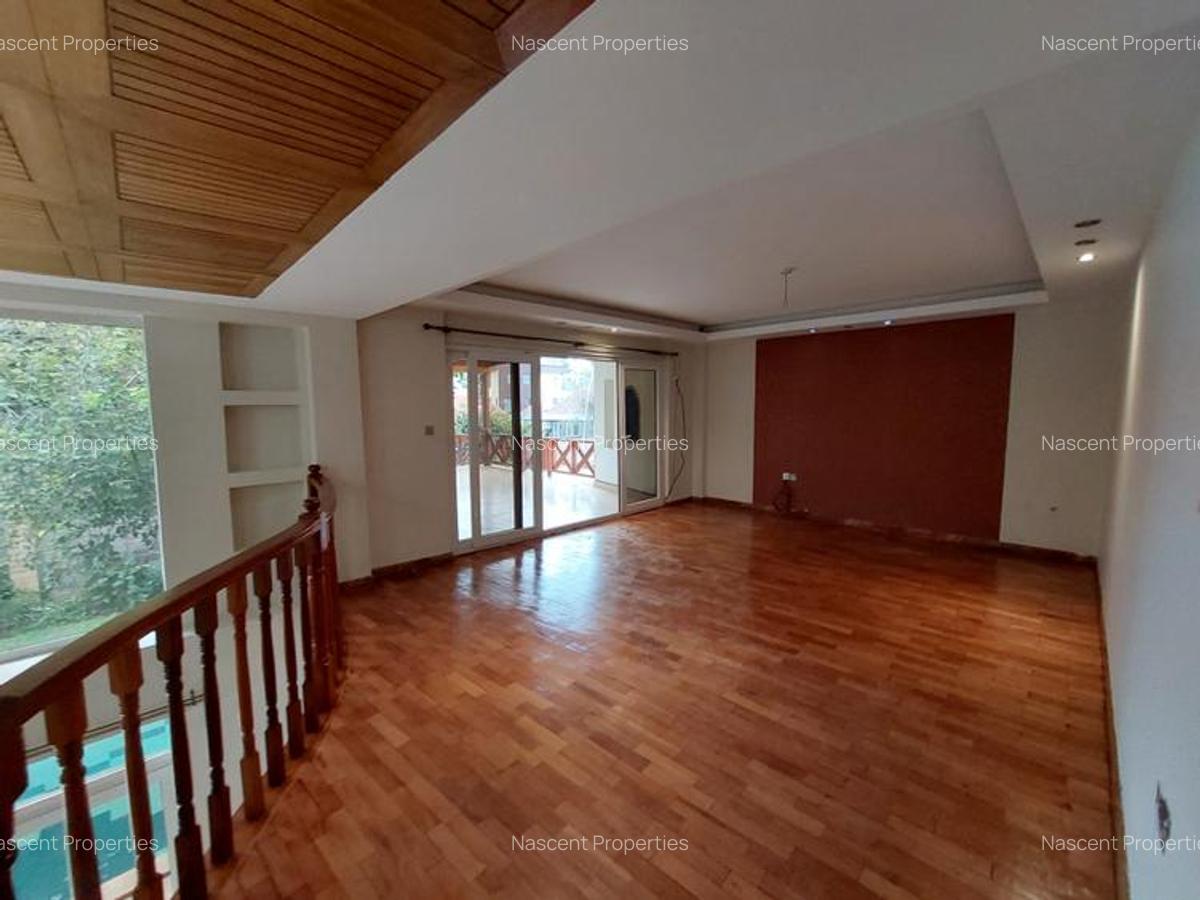 5 Bed Villa with En Suite in Lavington - 11
