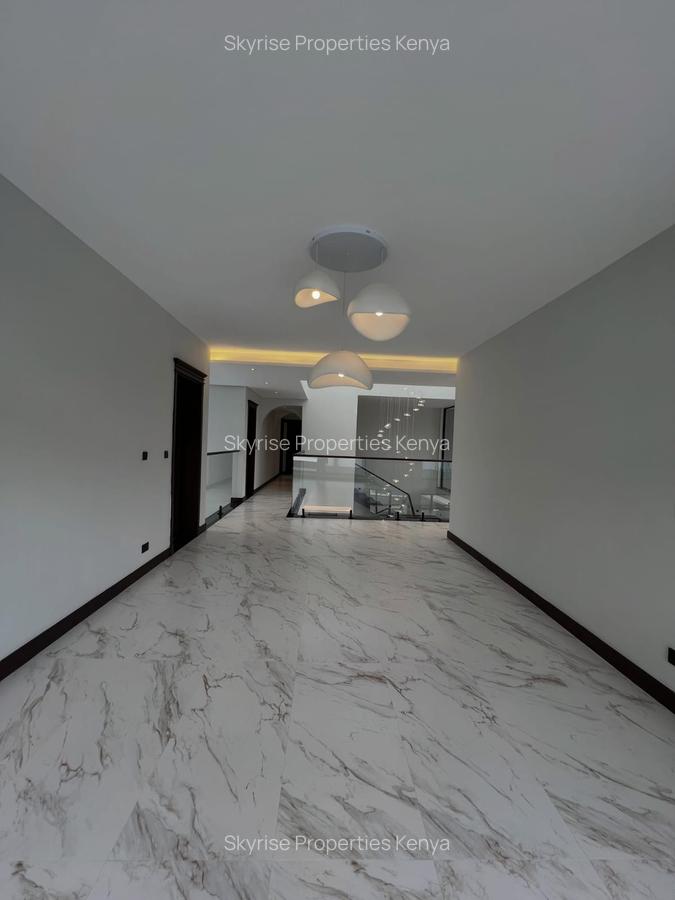6 Bed House with En Suite in Nyari - 11
