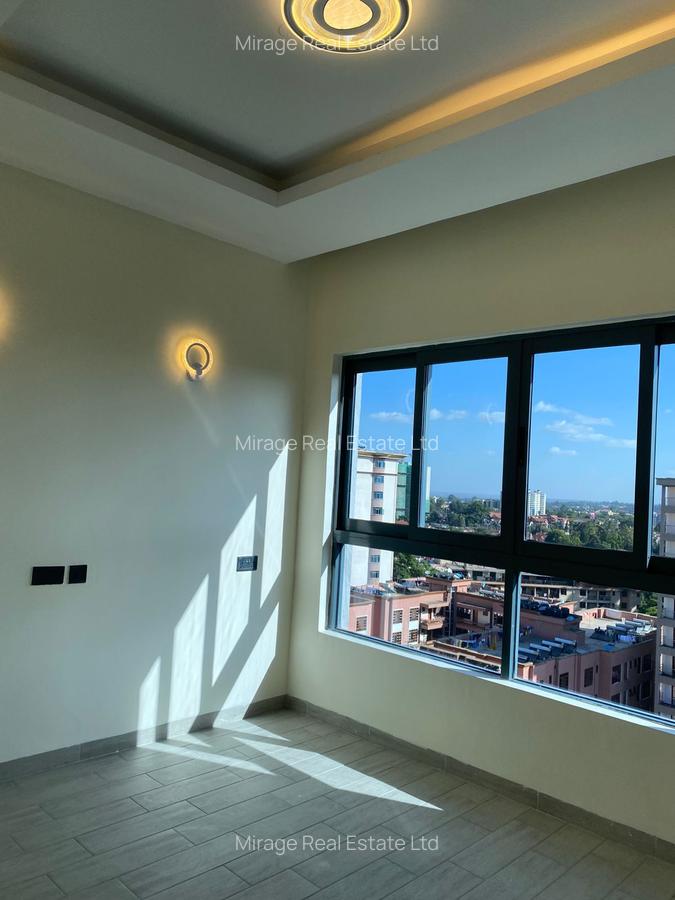 3 Bed Apartment with En Suite in Lavington - 4