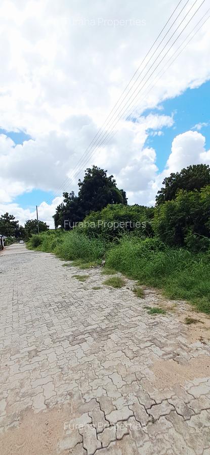 Land at Malindi - 9