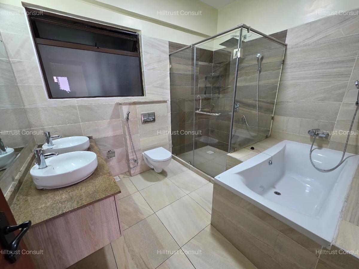 3 Bed Apartment with En Suite at 5Th Parklands Avenue - 16