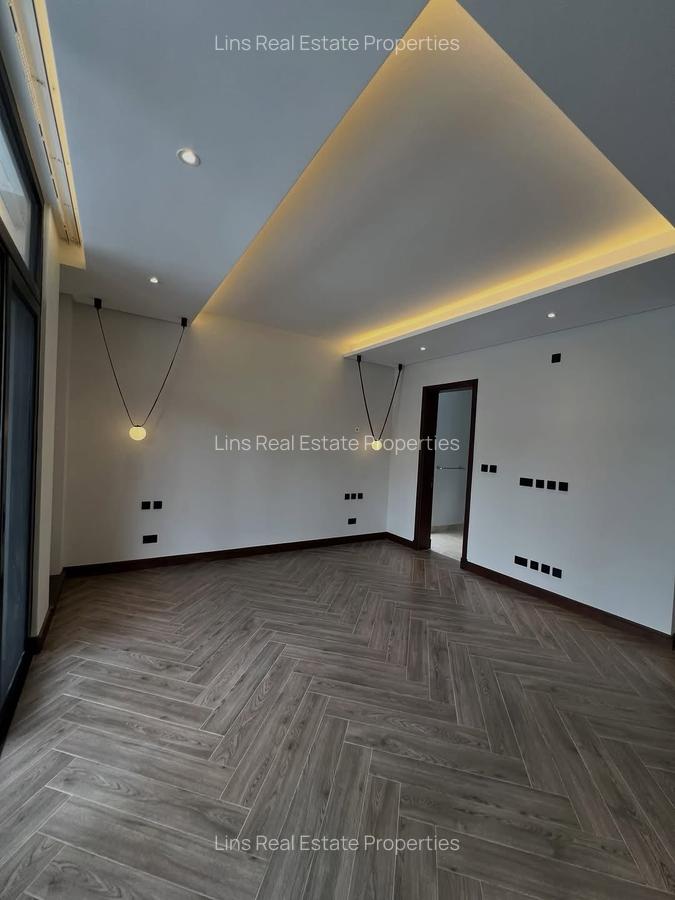 5 Bed House with En Suite in Nyari - 16