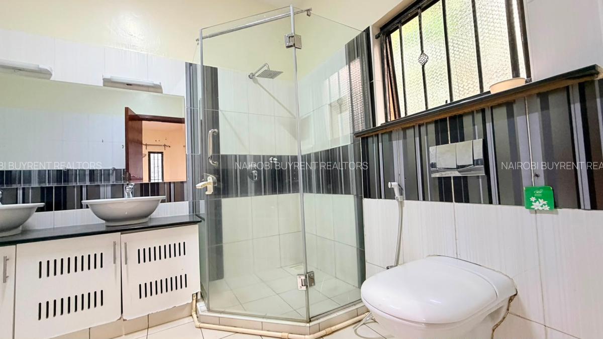 4 Bed Apartment with En Suite in Westlands Area - 17
