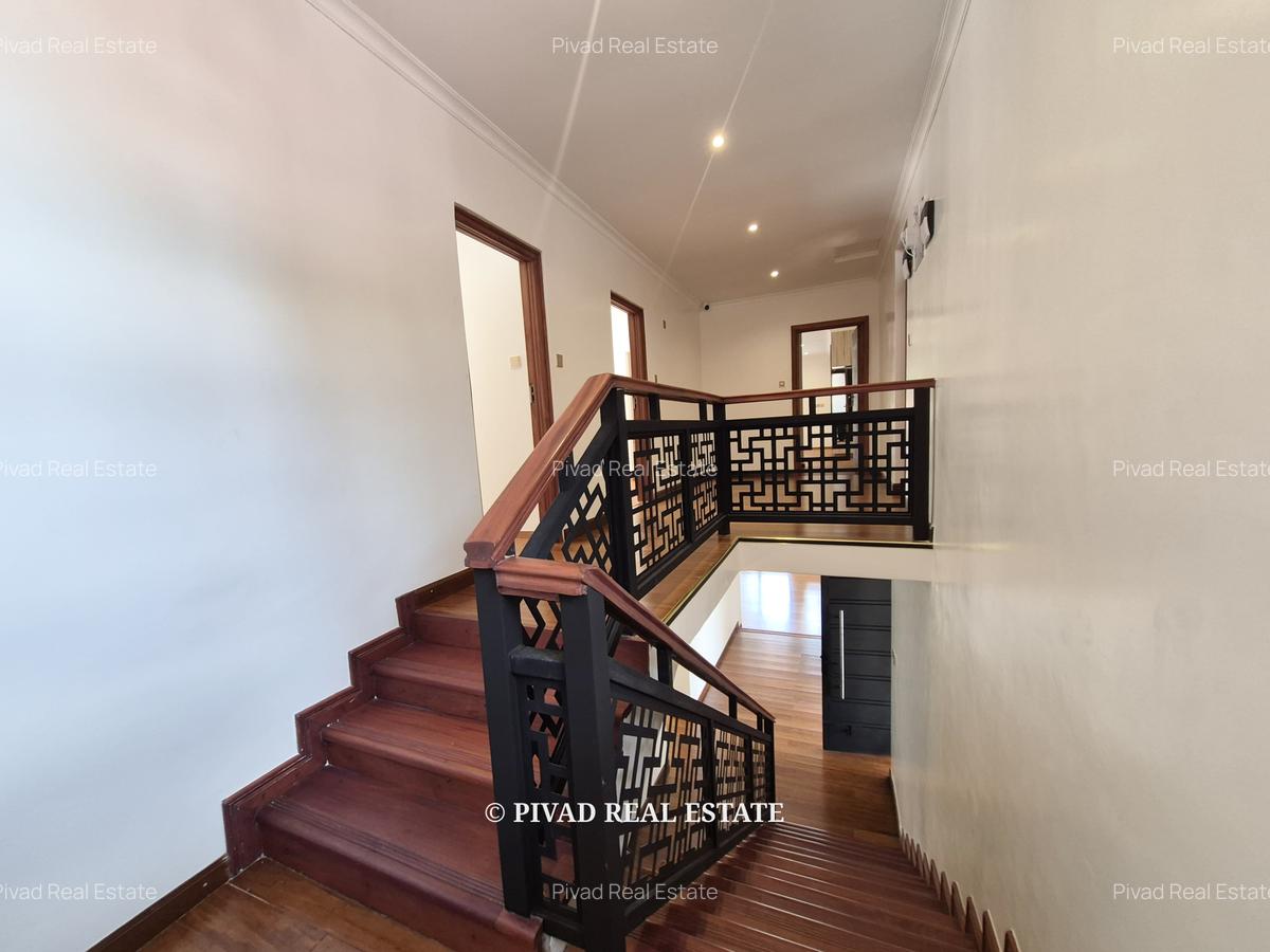 5 Bed House with Garden in Runda - 9