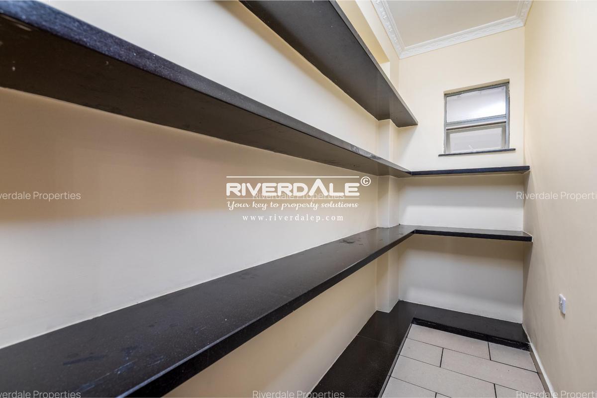 3 Bed Apartment with En Suite in Kilimani - 5