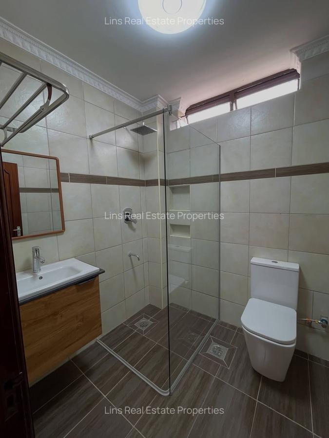 5 Bed Townhouse with En Suite in Lavington - 11