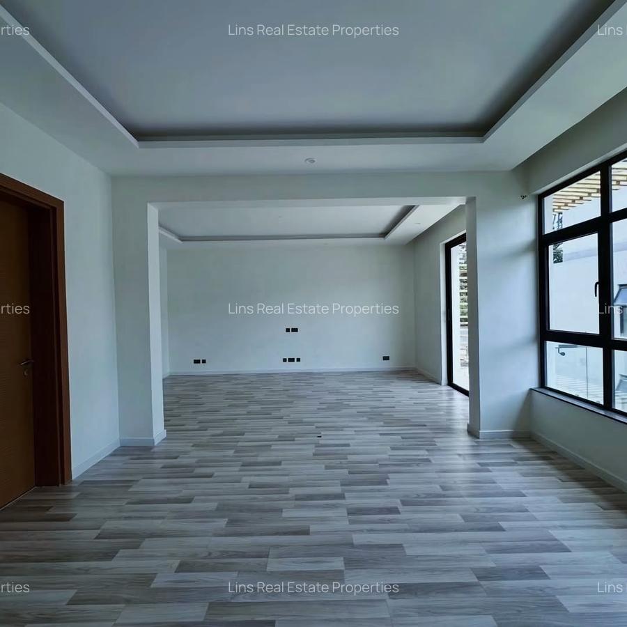 5 Bed Townhouse with En Suite in Lavington - 10