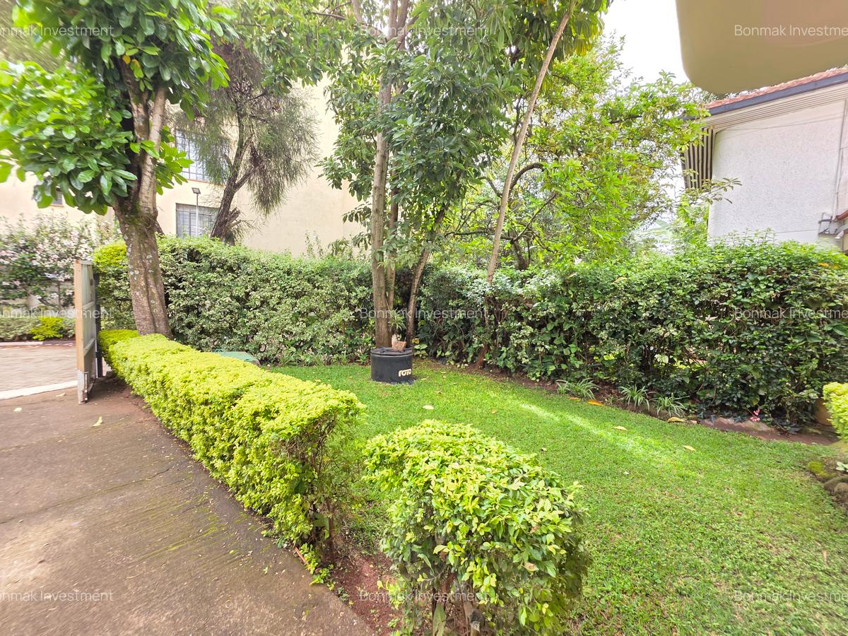 4 Bed Townhouse with En Suite at Valley Arcade - 15