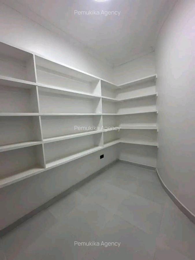 6 Bed Townhouse with En Suite in Karen - 11