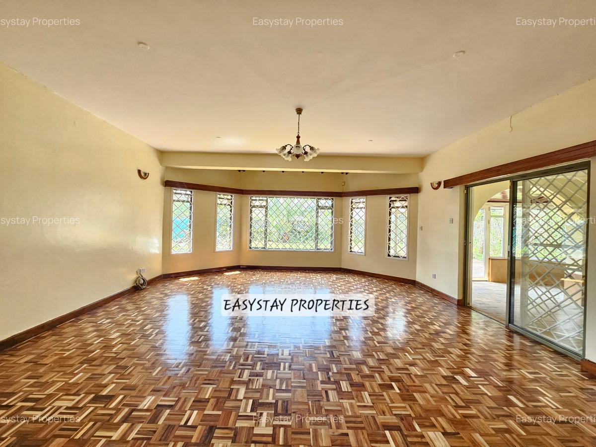 4 Bed Townhouse with En Suite in Lavington - 2