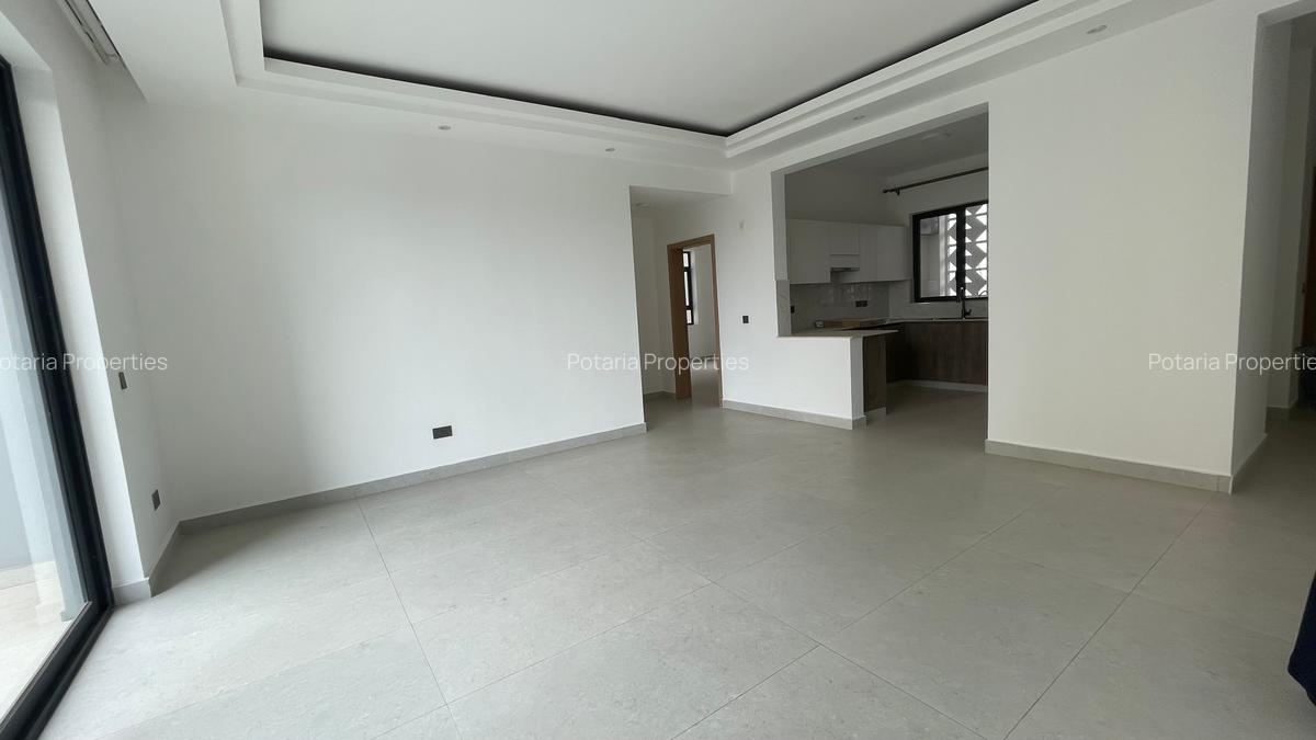 2 Bed Apartment with En Suite in Brookside - 3