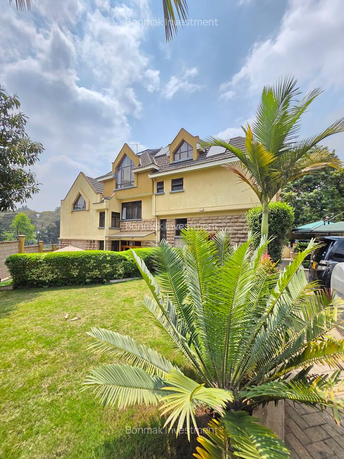 5 Bed Townhouse with En Suite at Lavington Green - 3