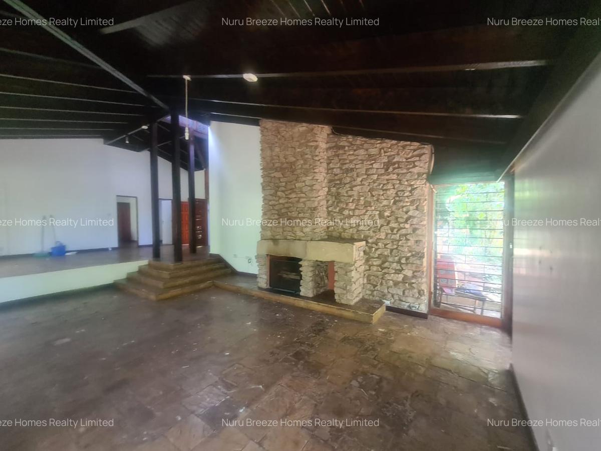 4 Bed House with En Suite in Lake View - 6