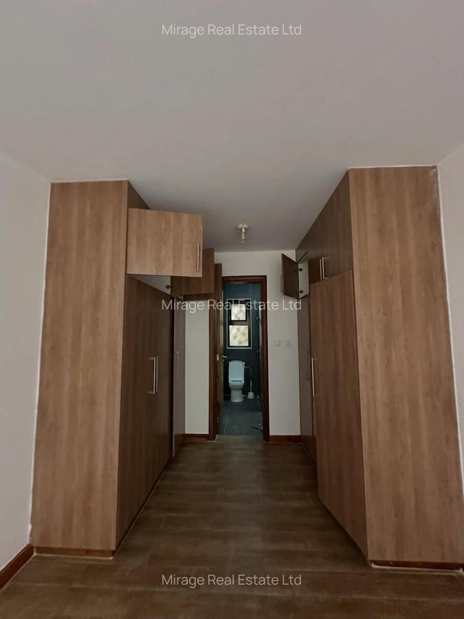 1 Bed Apartment with Swimming Pool in Dennis Pritt - 6