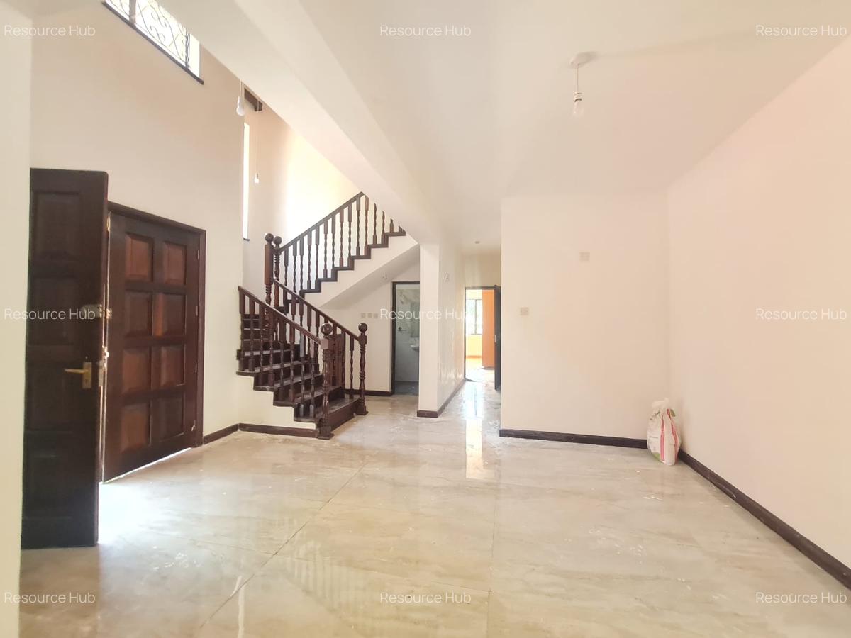 6 Bed House with En Suite at Nyari - 3