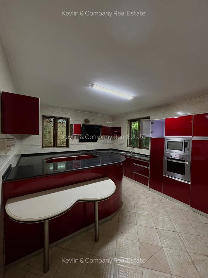 5 Bed Villa with En Suite in Lavington - 3