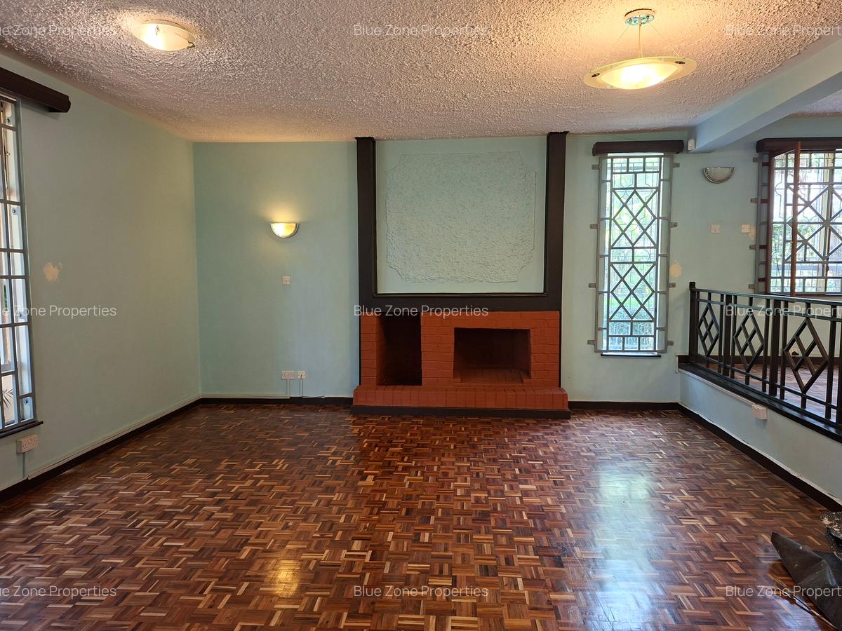 4 Bed House with En Suite at Off Un Avenue - 9