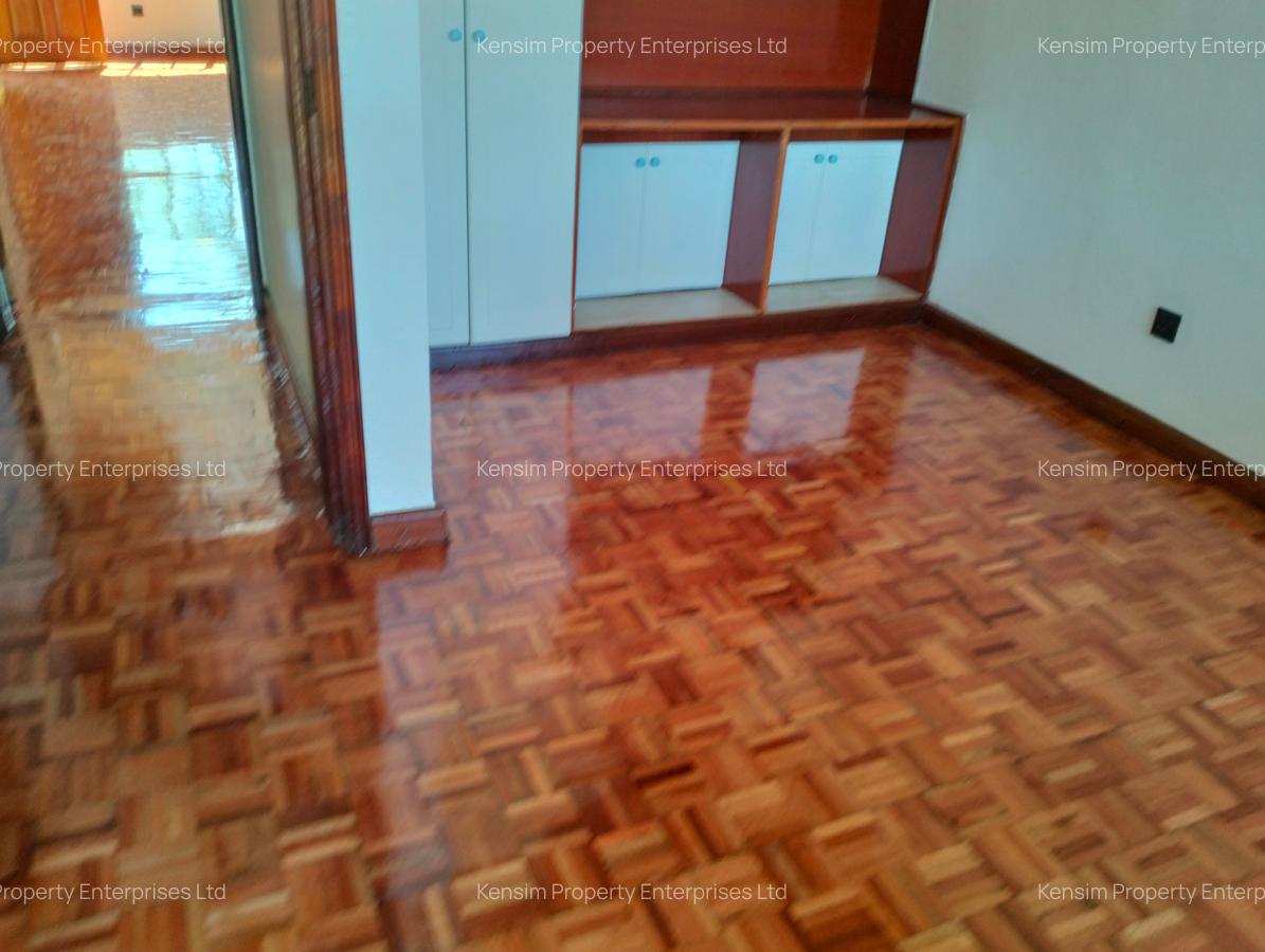 4 Bed Townhouse with En Suite in Lavington - 10