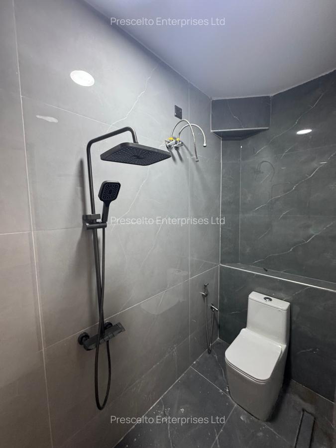 3 Bed Apartment with En Suite at Off Links Road - 16