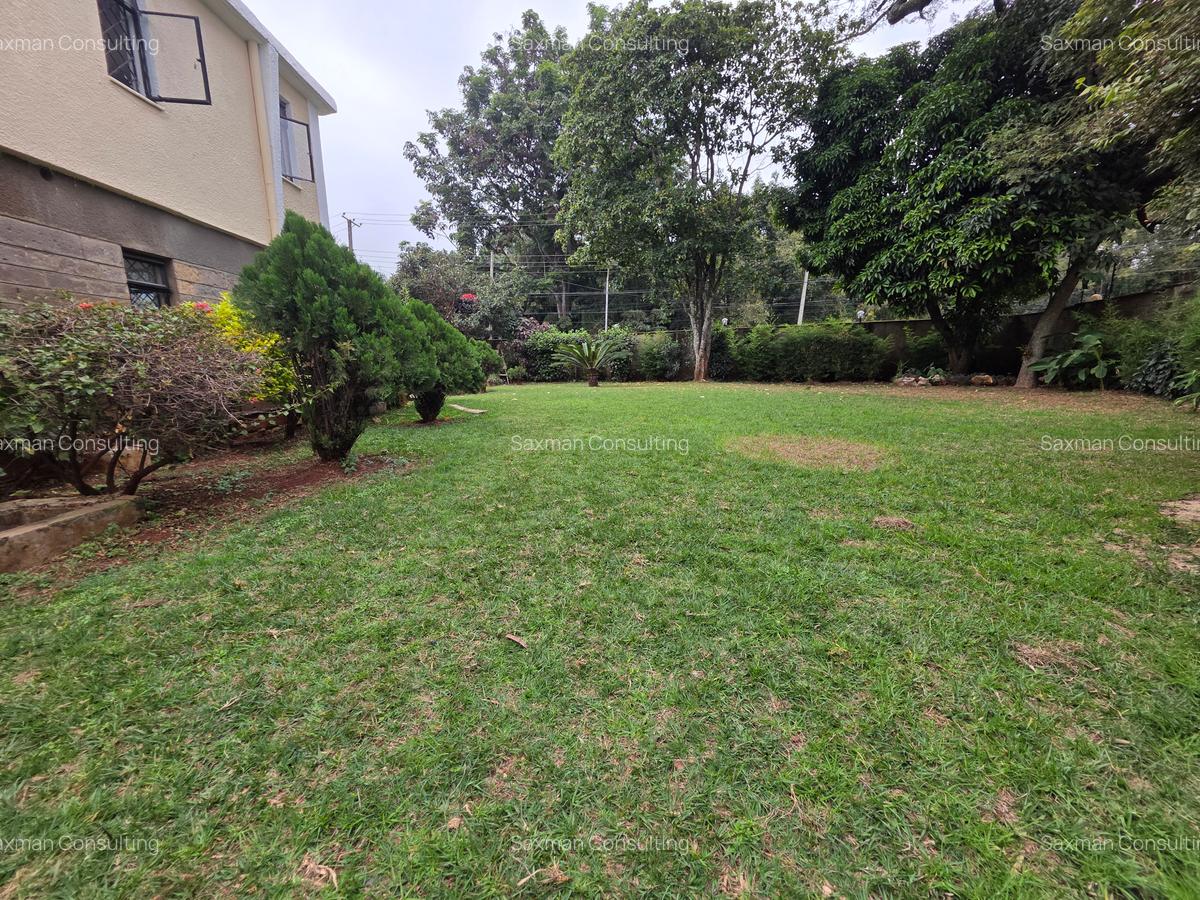 4 Bed House with En Suite in Lavington - 9