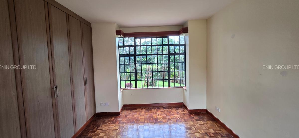5 Bed Townhouse with En Suite at Rosslyn Garden - 6