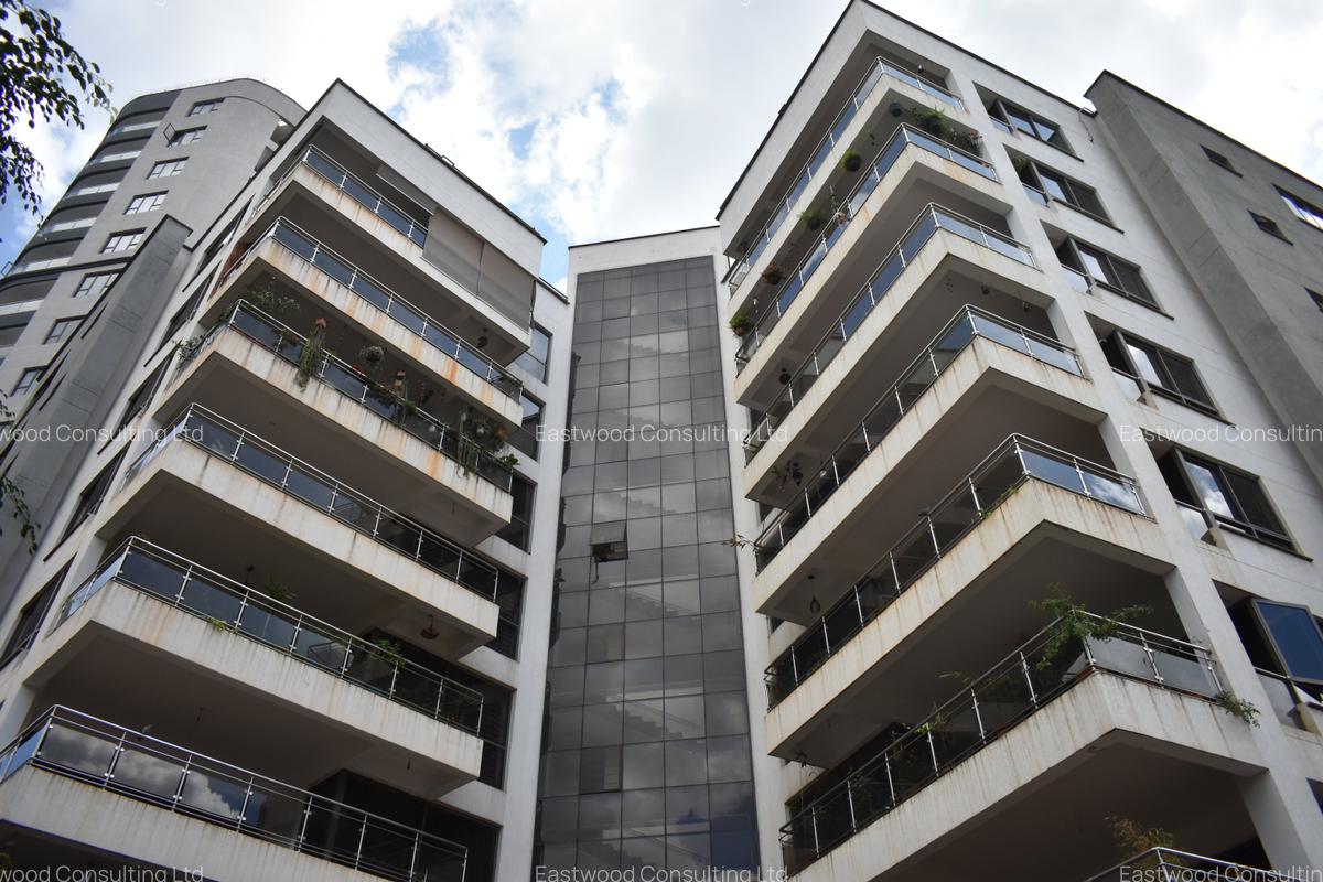4 Bed Apartment with En Suite at Fourth Parklands - 1