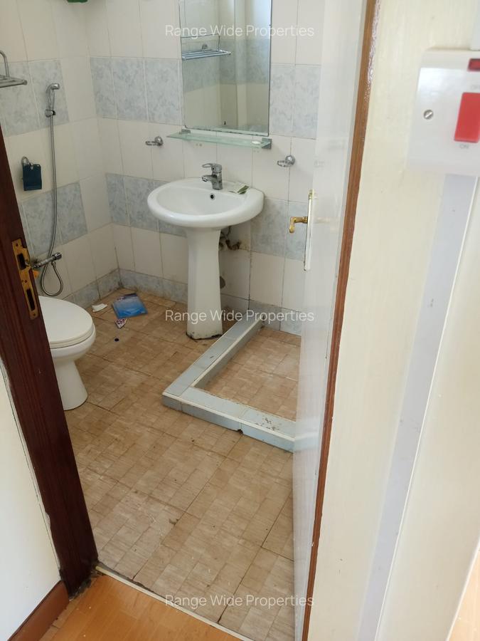 2 Bed Apartment with En Suite at Brookside Area - 3
