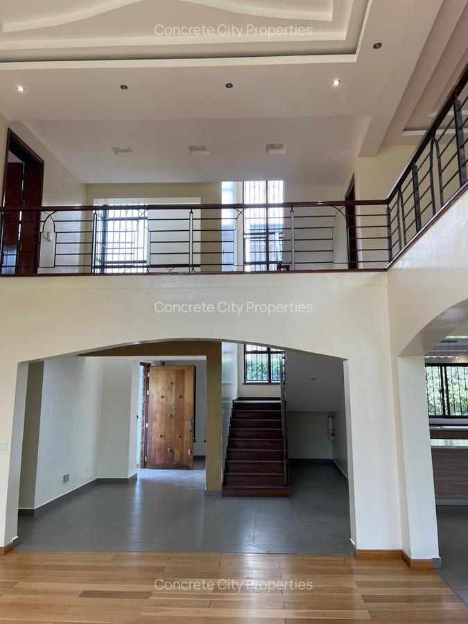 5 Bed Townhouse with Garden in Lavington - 7