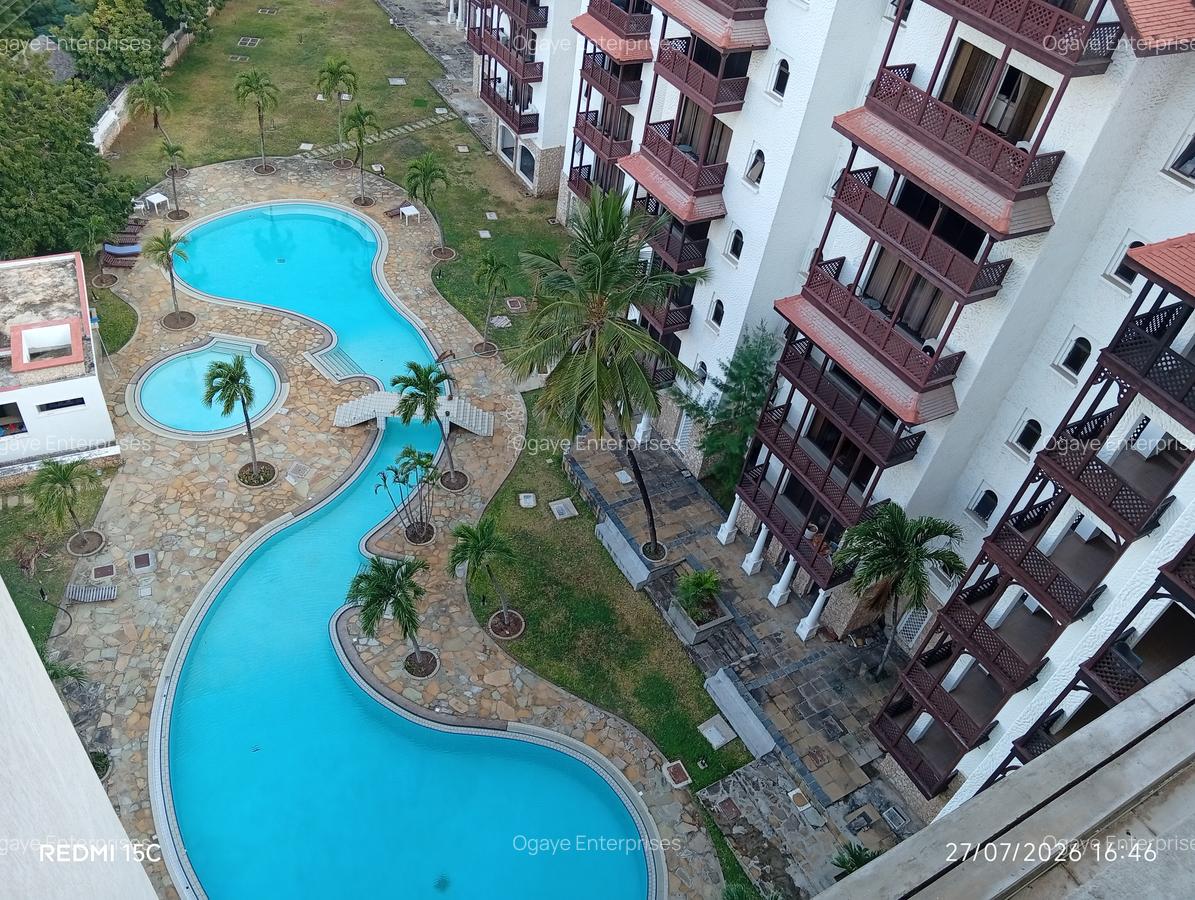 3 Bed Apartment with En Suite at Green Wood Drive - 1