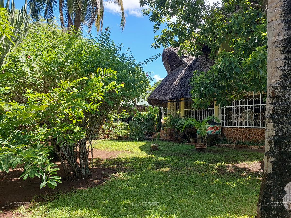 3 Bed Villa with En Suite at Diani Beach Road - 10