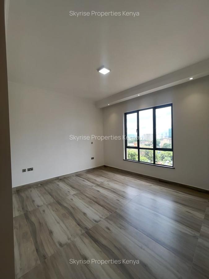 2 Bed Apartment with En Suite at Brookside - 8