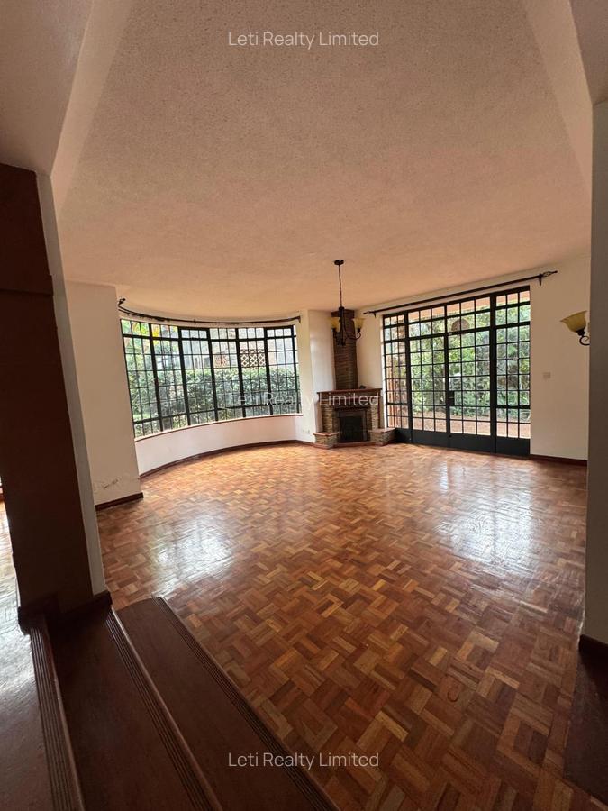 5 Bed Townhouse with En Suite in Lavington - 3