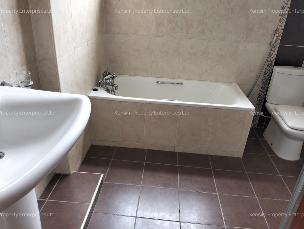 3 Bed Apartment with En Suite in Brookside - 6