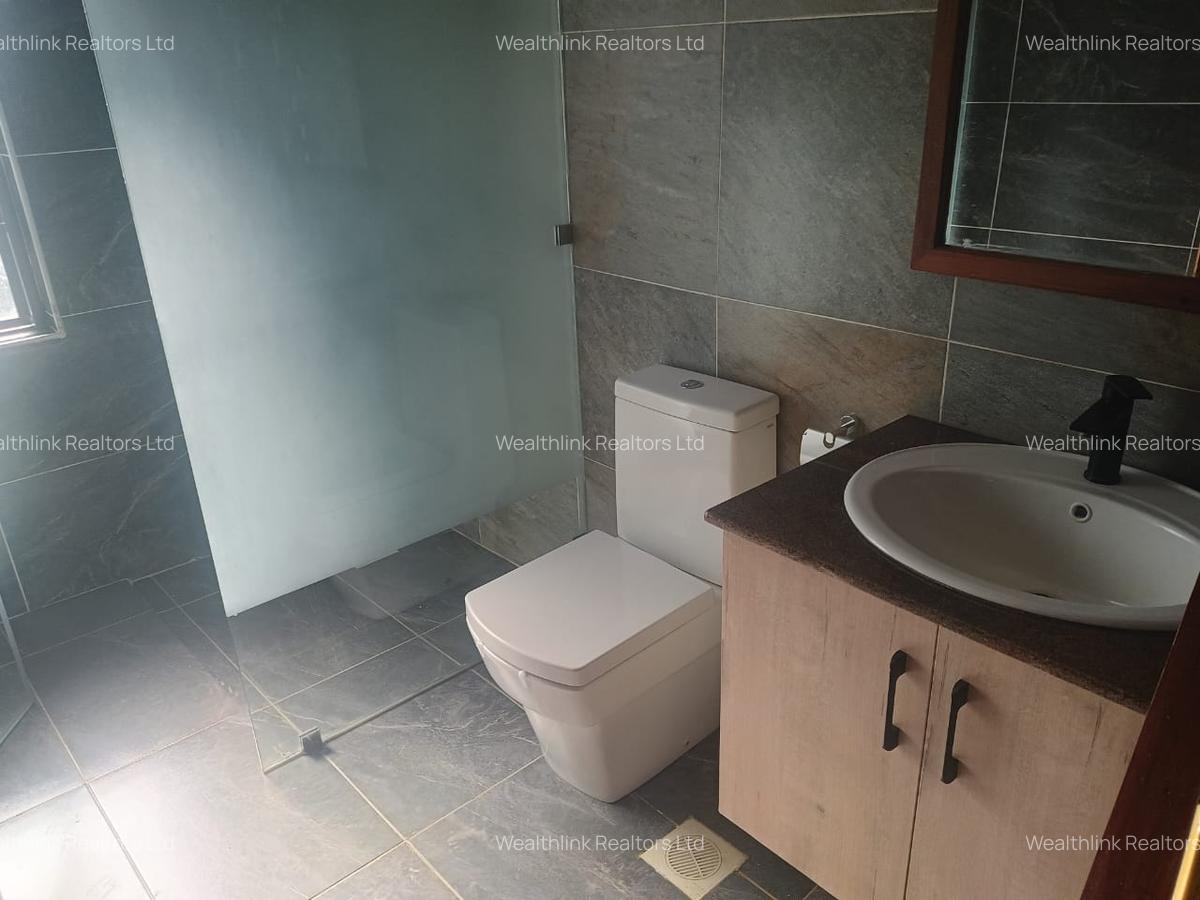 5 Bed Townhouse with En Suite at Runda - 15