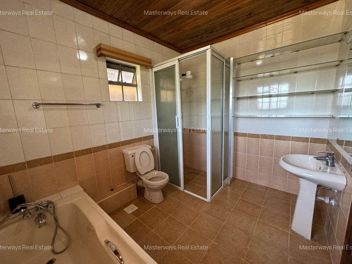 4 Bed Townhouse with En Suite in Muthaiga - 19