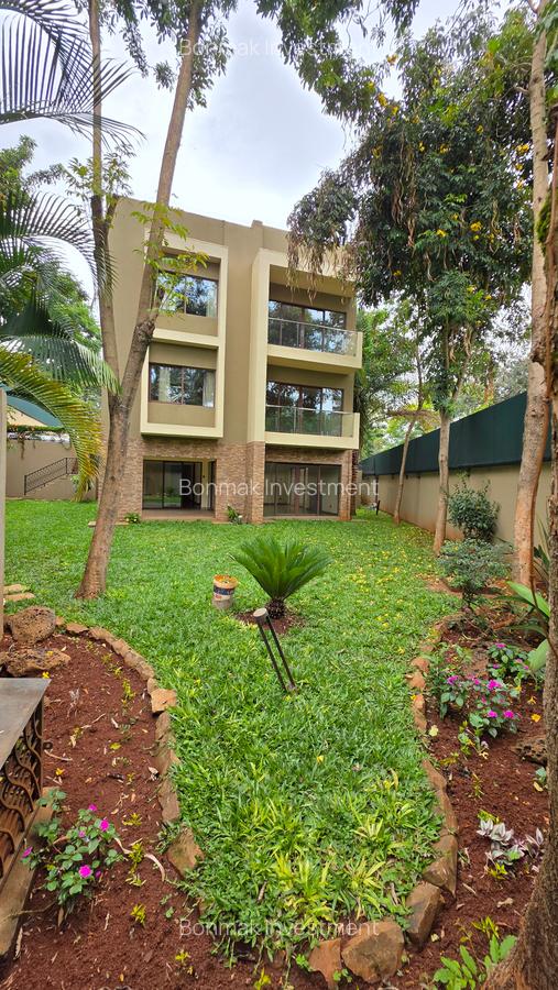 5 Bed Townhouse with En Suite at Convent Drive - 2