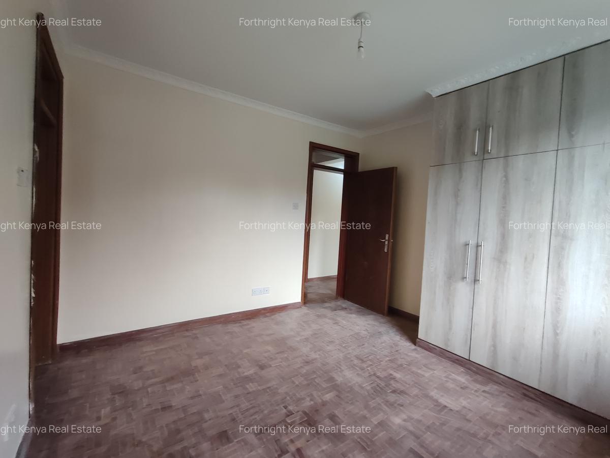 5 Bed House with En Suite at Hardy - 8