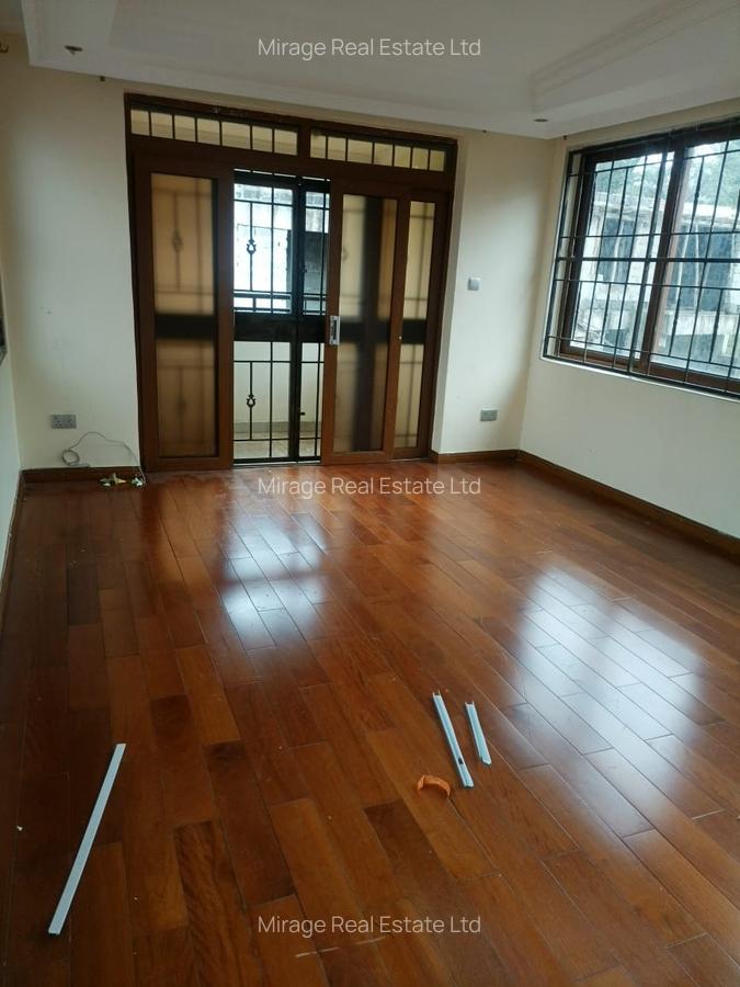 4 Bed Villa with En Suite in Lavington - 17