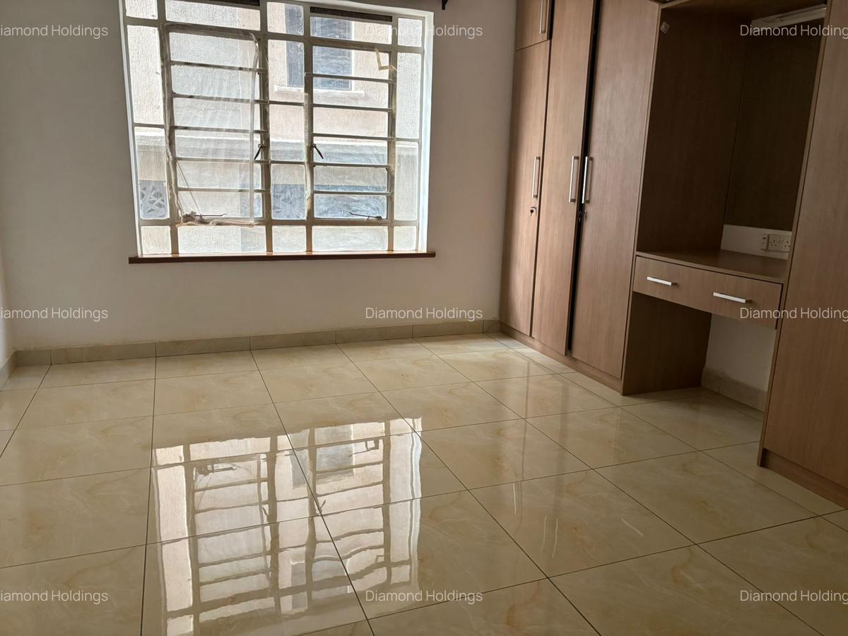 3 Bed Apartment with En Suite at Parklands - 9