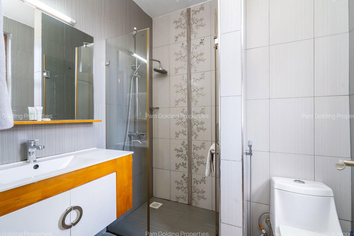 2 Bed Apartment at School Lane - 10
