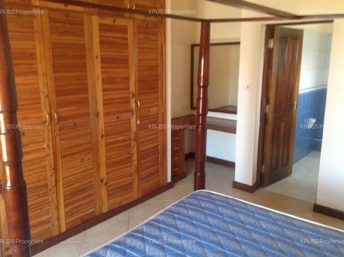 3 Bed Apartment with En Suite at As550 - 8