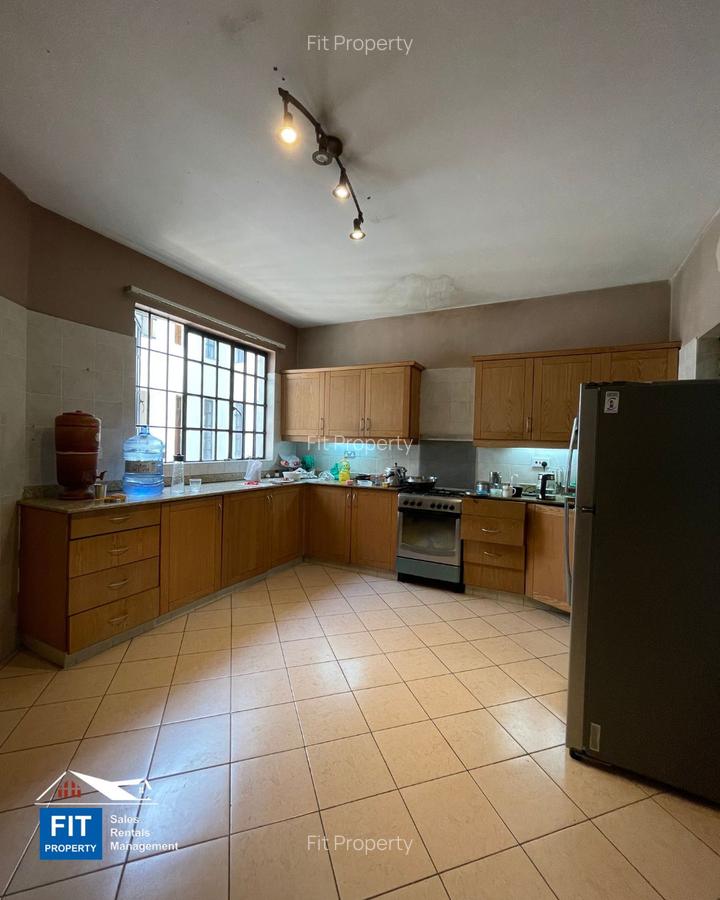 3 Bed Apartment with En Suite in General Mathenge - 9