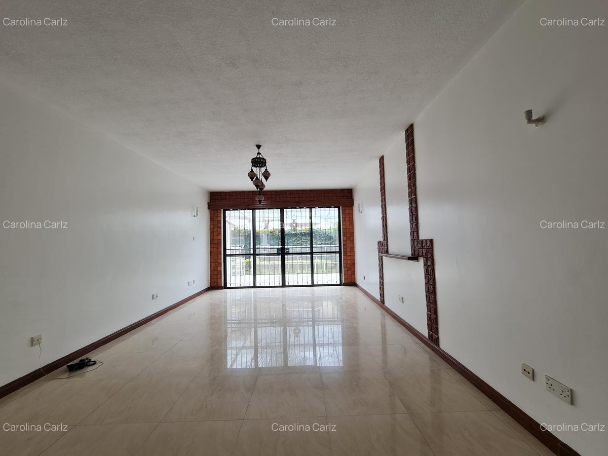 4 Bed Townhouse with En Suite in Brookside - 17