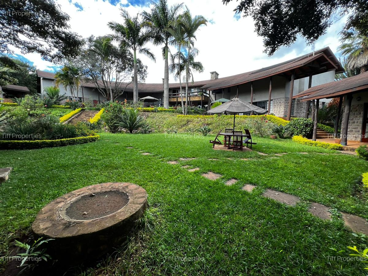 5 Bed House in Karen Hardy - 1