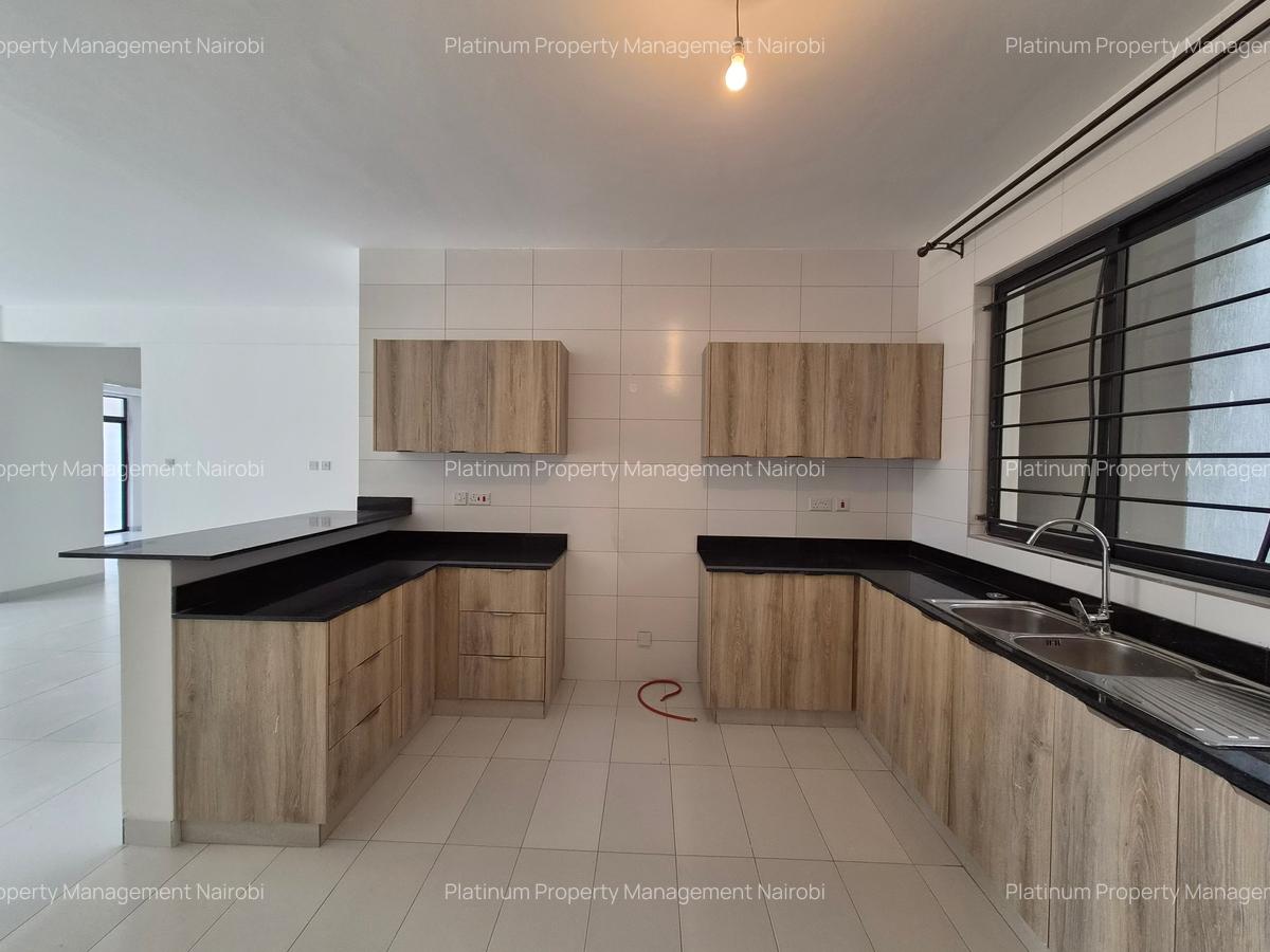 3 Bed Apartment with En Suite at Second Parklands - 8