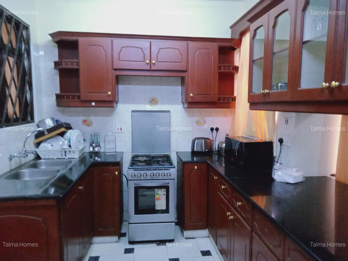 3 Bed Apartment with En Suite at Brookside Area - 5