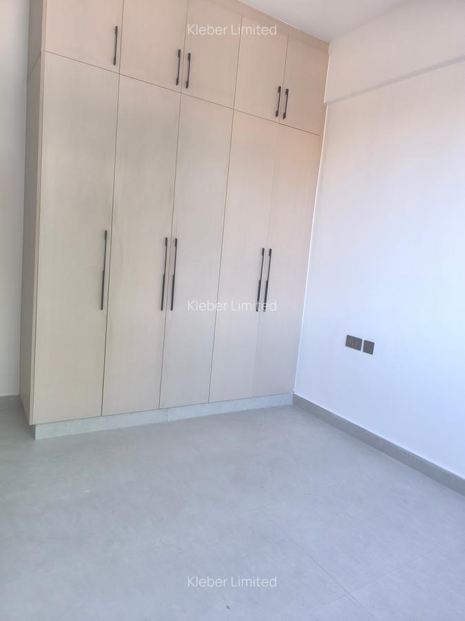 2 Bed Apartment with En Suite at Brookside - 9