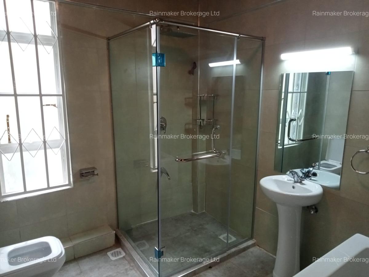 4 Bed House with En Suite in Spring Valley - 5