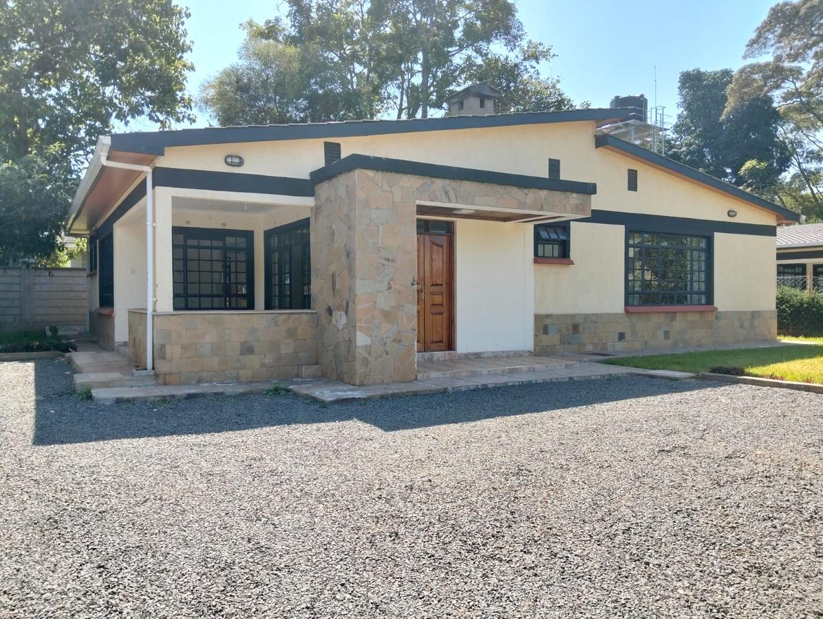 3 bed house with en suite at karen